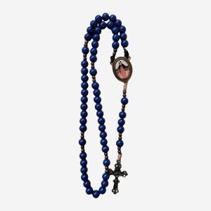 Terço Nsa. Mãe dos Sacerdotes Azul-Royal com Detalhes Ouro-Velho e Crucifixo Trabalhado