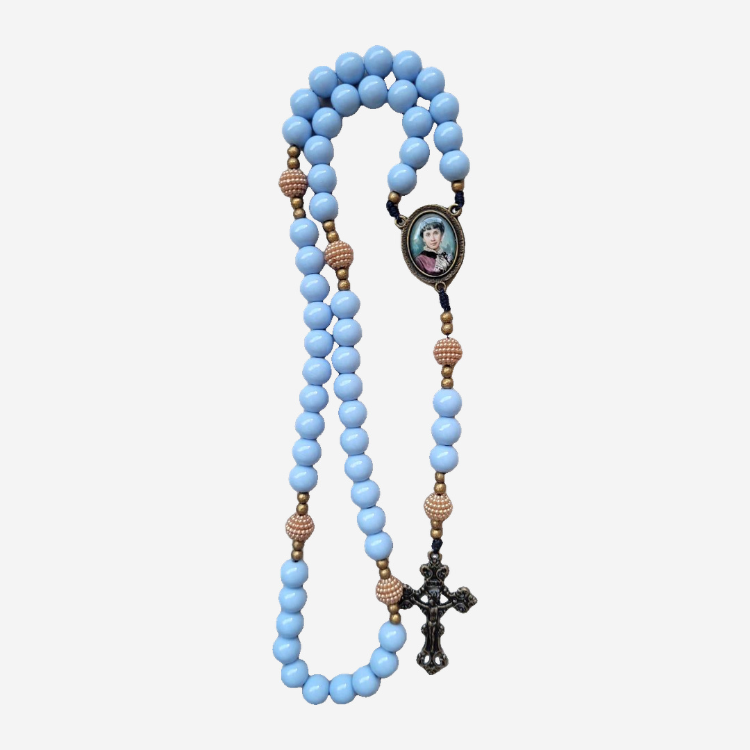 Terço Beata Conchita Azul-Celeste com Pérolas Douradas e Crucifixo Ouro-Velho