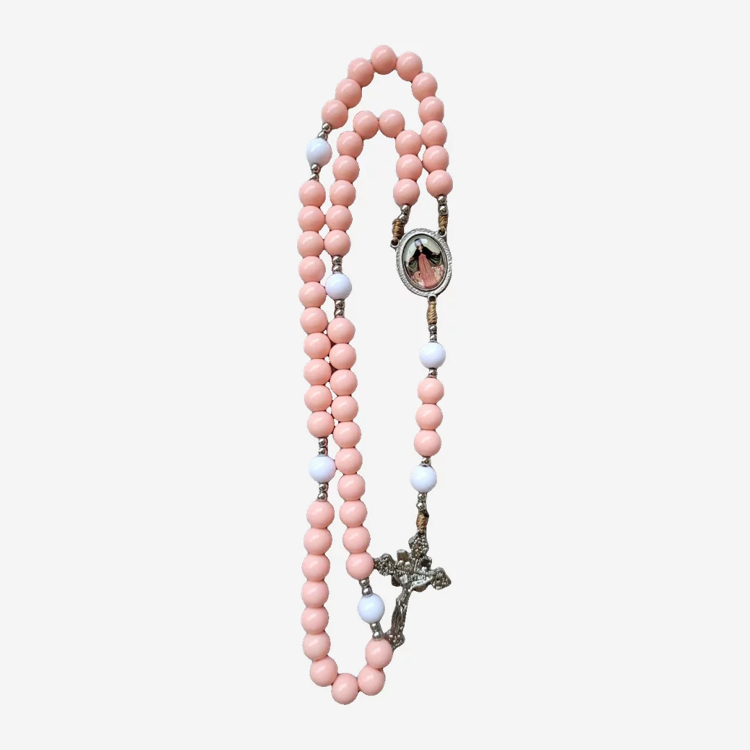 Terço Nsa. Mãe dos Sacerdotes Rosé com Detalhes Azul-Claro e Crucifixo Prateado