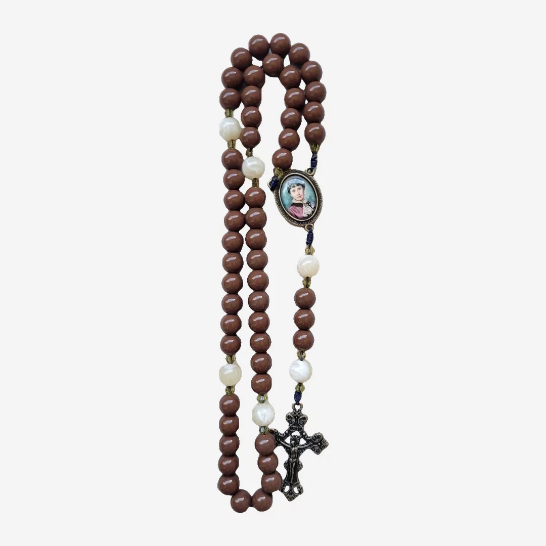 Terço Beata Conchita em Madeira com Madrepérola e Crucifixo Ouro-Velho